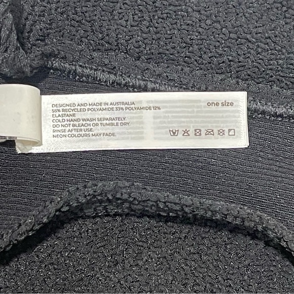 NWOT BOND-EYE THE SYDNEY BIKINI TOP  BLACK O/S 2-8 (B374) $100 - Picture 7 of 7